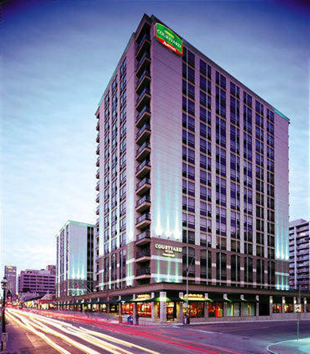 Courtyard By Marriott Toronto Downtown Hotel Exterior photo